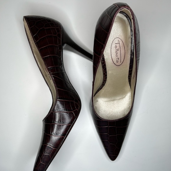 Talbots croc embossed brown stilletto heels - Picture 2 of 10